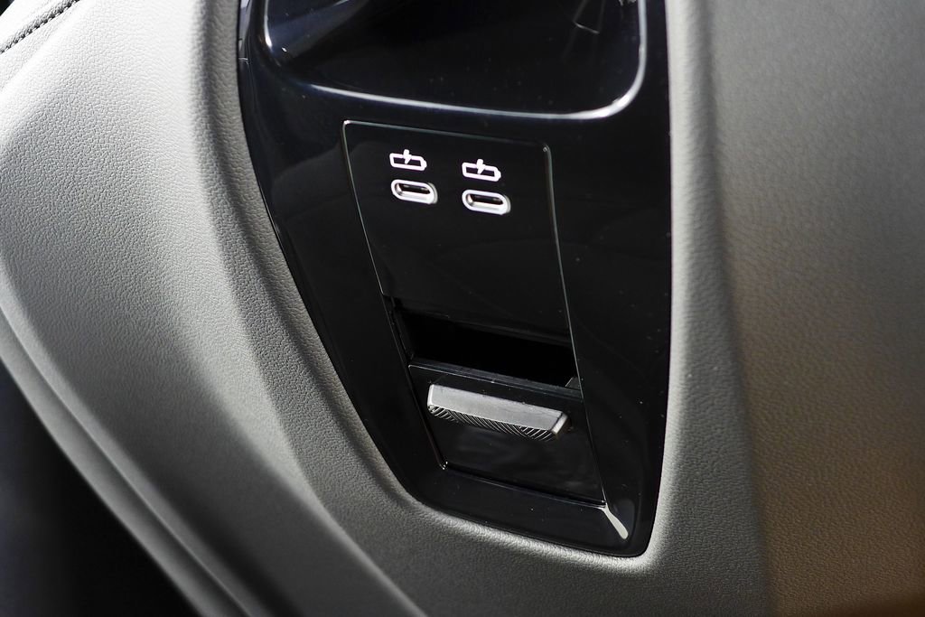 Certified 2023 BMW iX xDrive50 w/ Premium Package image 23