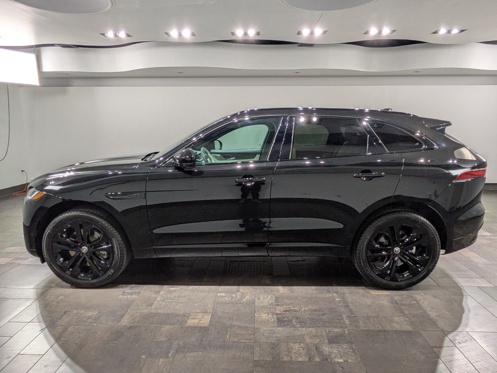 New 2026 Jaguar F-PACE R-Dynamic S AWD/4WD image 3