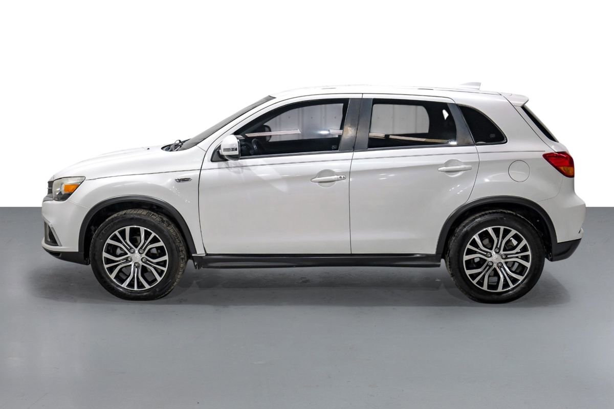 Used 2018 Mitsubishi Outlander Sport SE FWD image 7