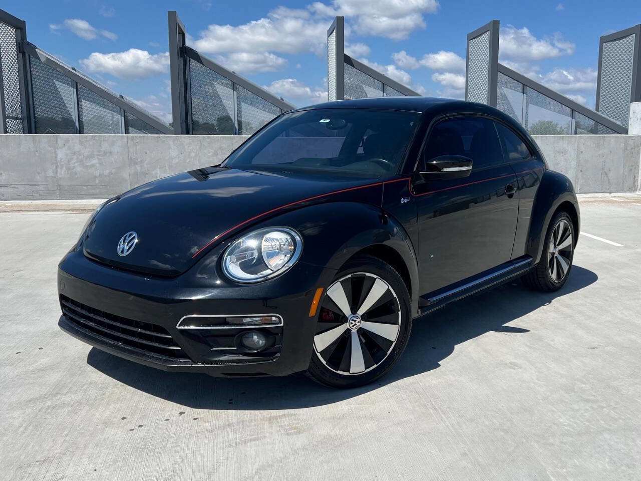 Used 2014 Volkswagen Beetle R-Line FWD image 2