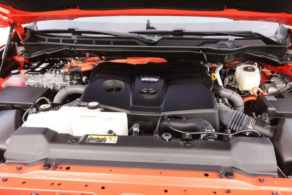 Used 2023 Toyota Sequoia TRD Pro AWD/4WD image 31