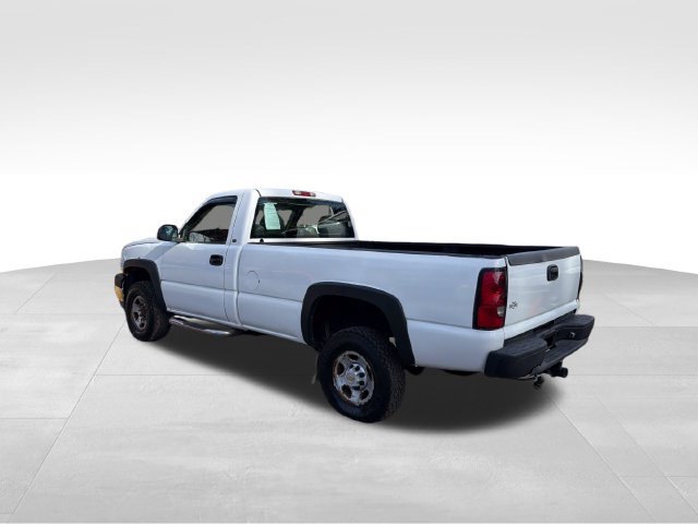 Used 2005 Chevrolet Silverado 2500 W/T w/ Snow Plow Prep Package AWD/4WD image 5
