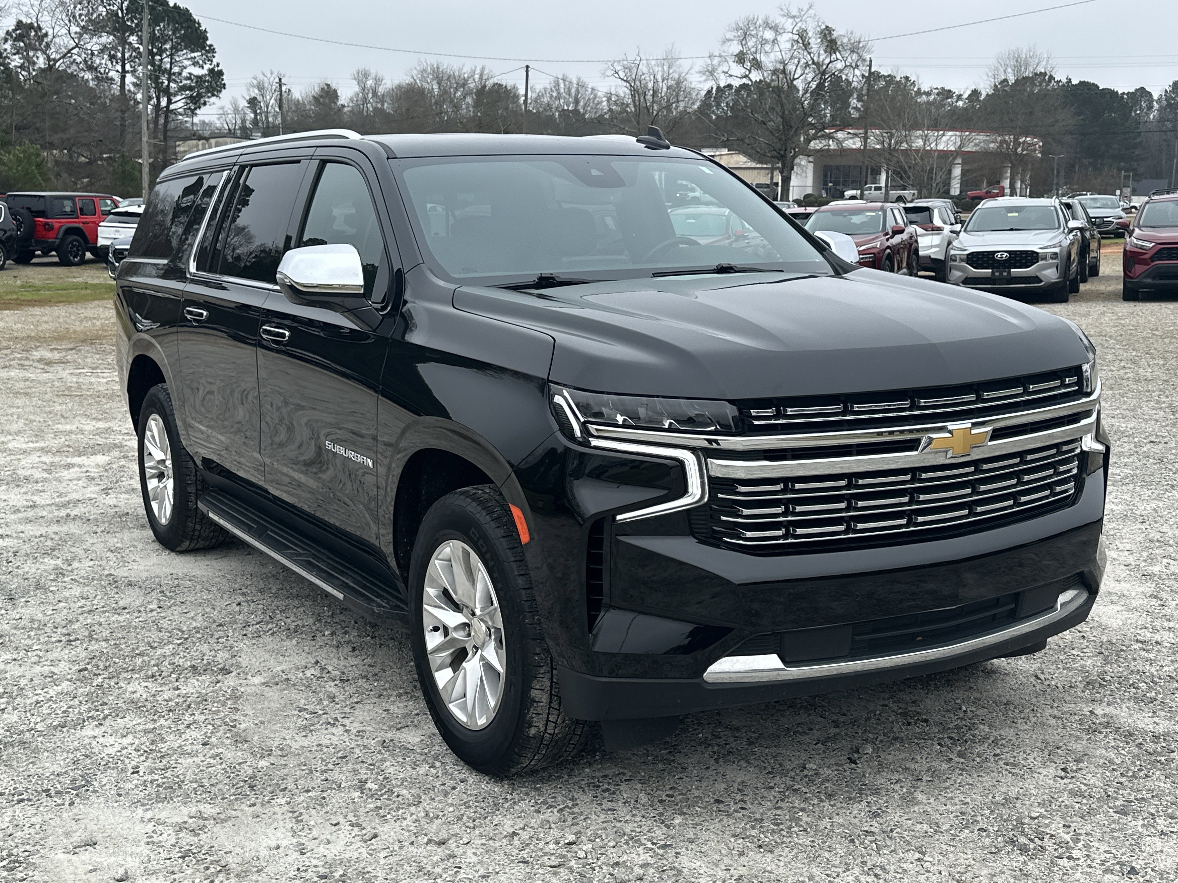 Used 2024 Chevrolet Suburban Premier image 3