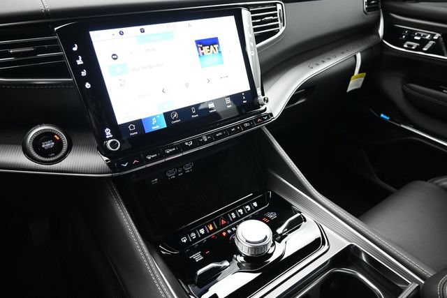 New 2026 Jeep Grand Wagoneer L Summit AWD/4WD image 9