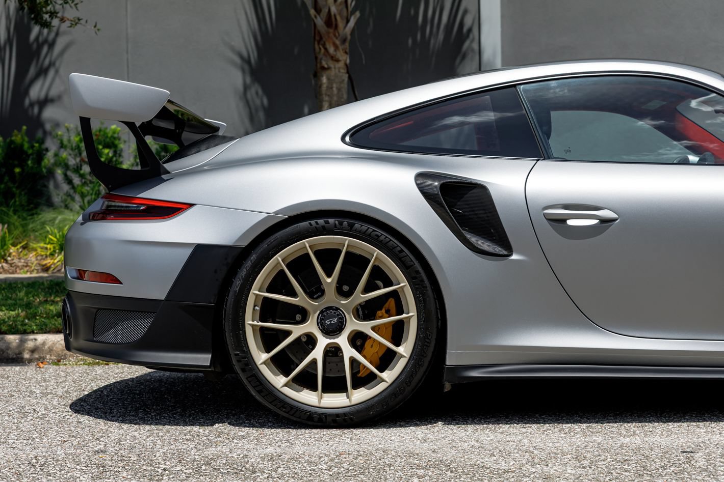 Used 2018 Porsche 911 GT2 RS w/ Weissach Package RWD image 10