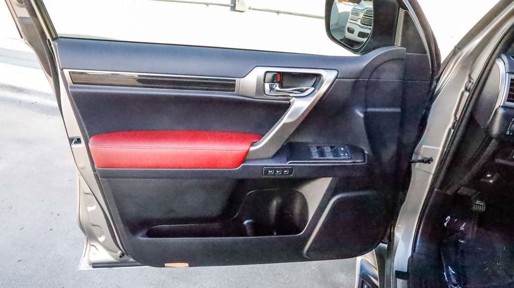 Used 2023 Lexus GX 460 Premium w/ Premium Package image 22