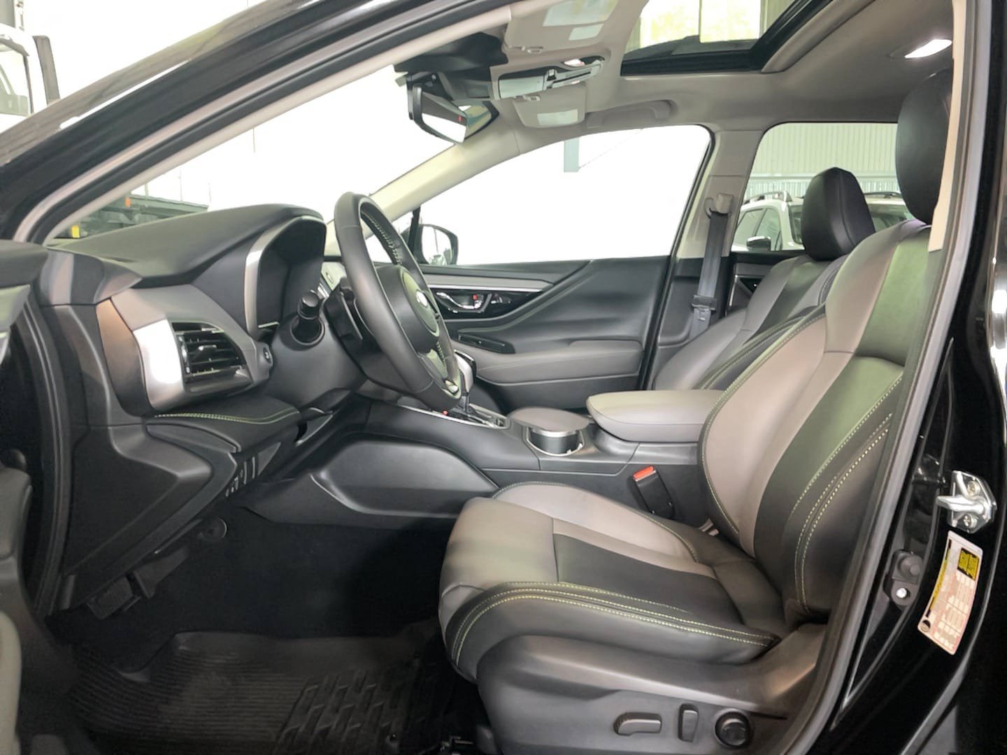 Used 2025 Subaru Outback Onyx Edition AWD/4WD image 8