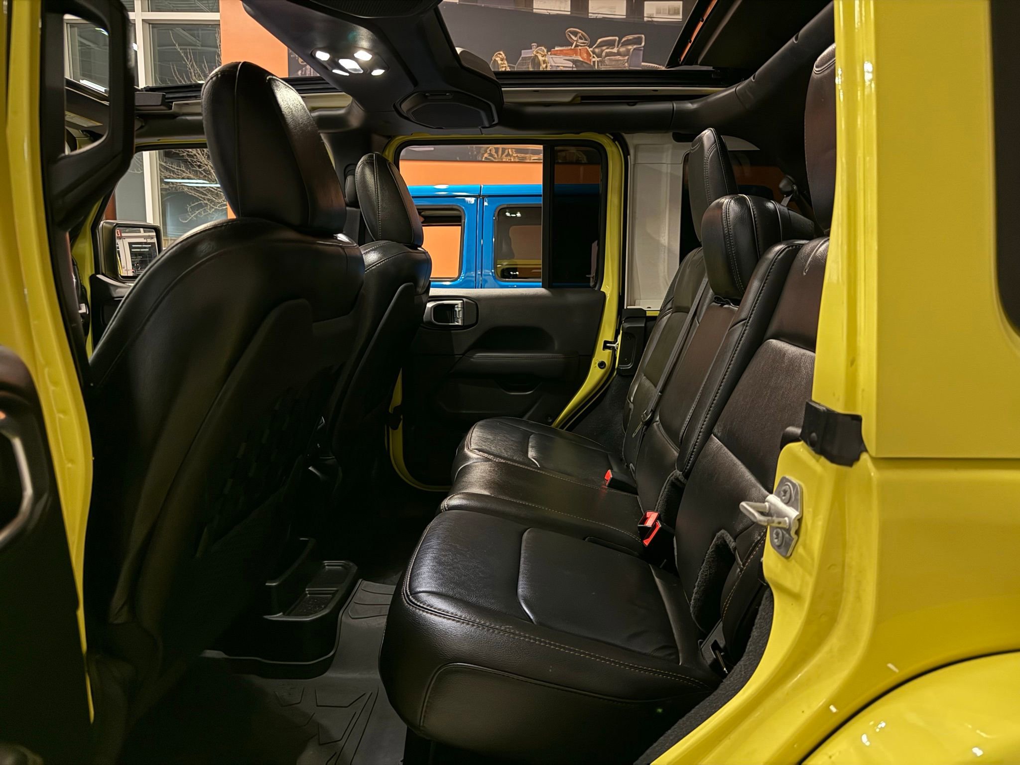 Used 2022 Jeep Wrangler Unlimited Rubicon w/ Trailer Tow Package image 30