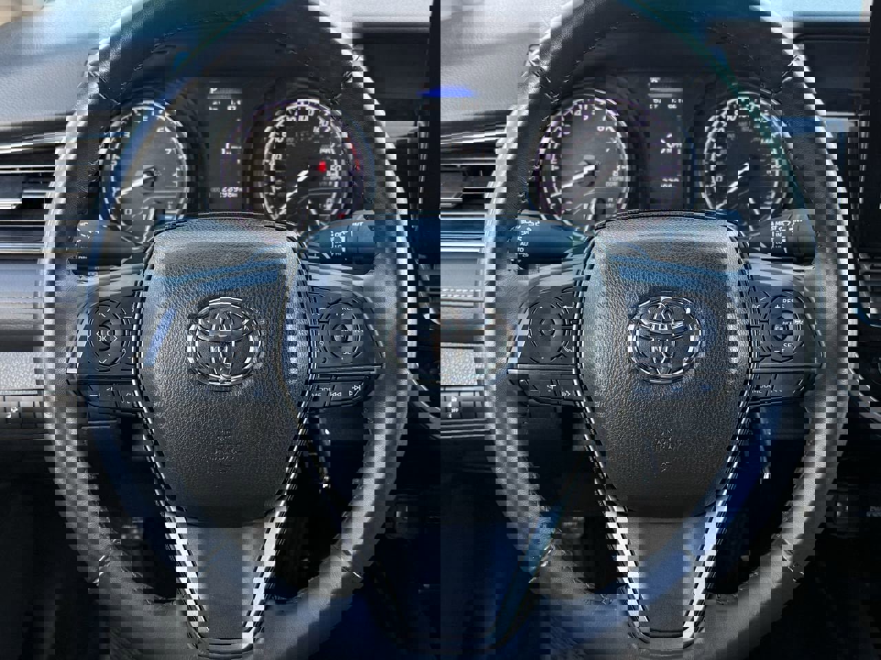 Used 2024 Toyota Camry SE image 12