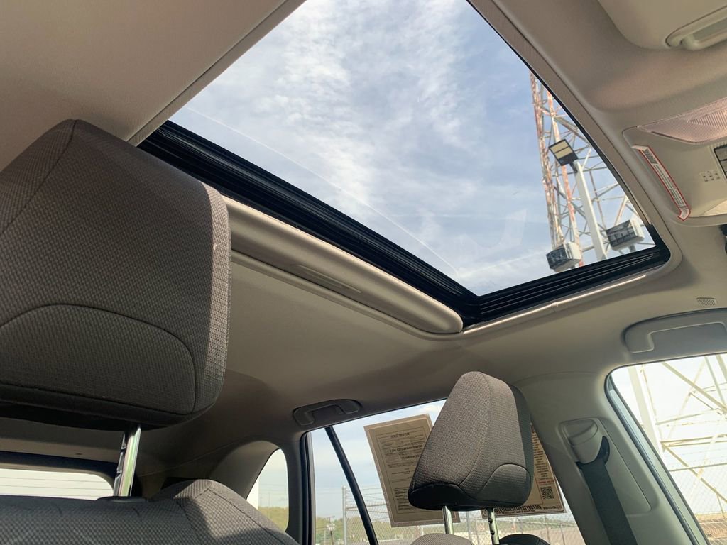 Used 2025 Toyota RAV4 XLE w/ Convenience Package image 19