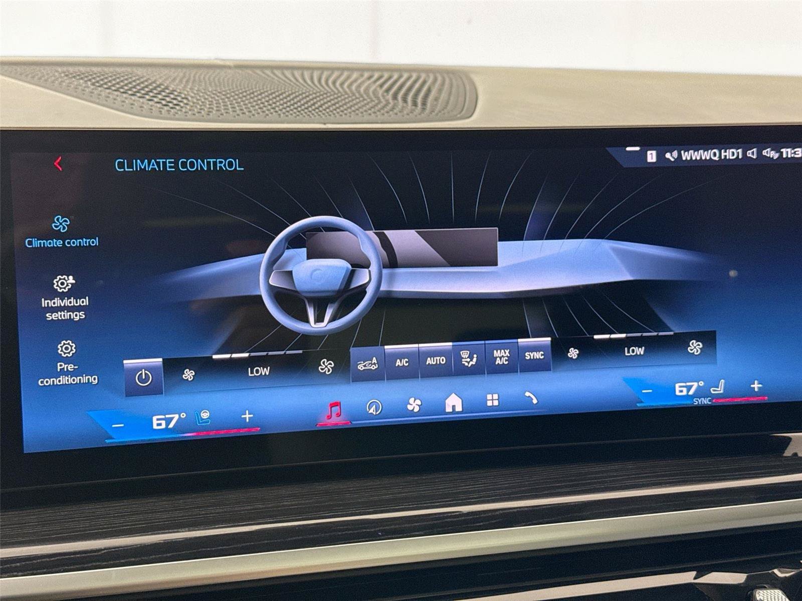 Used 2025 BMW X7 M60i w/ Executive Package AWD/4WD image 26