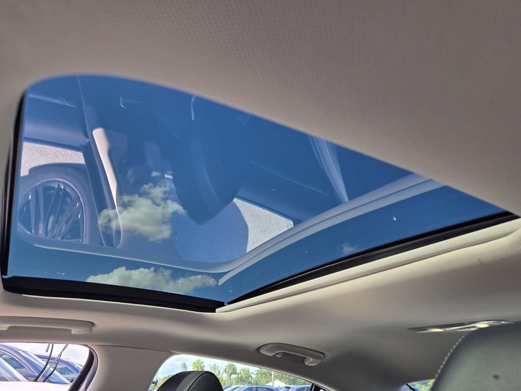 Used 2026 Genesis G70 2.5T Prestige RWD image 17