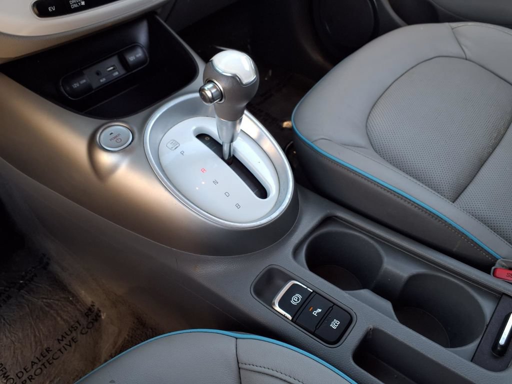 Used 2015 Kia Soul EV + FWD image 19