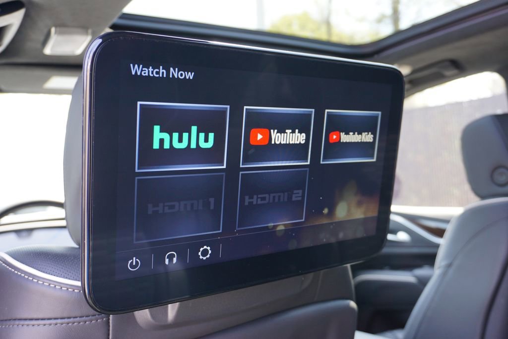 Used 2022 Cadillac Escalade Sport Platinum w/ LPO, ONYX Package image 34