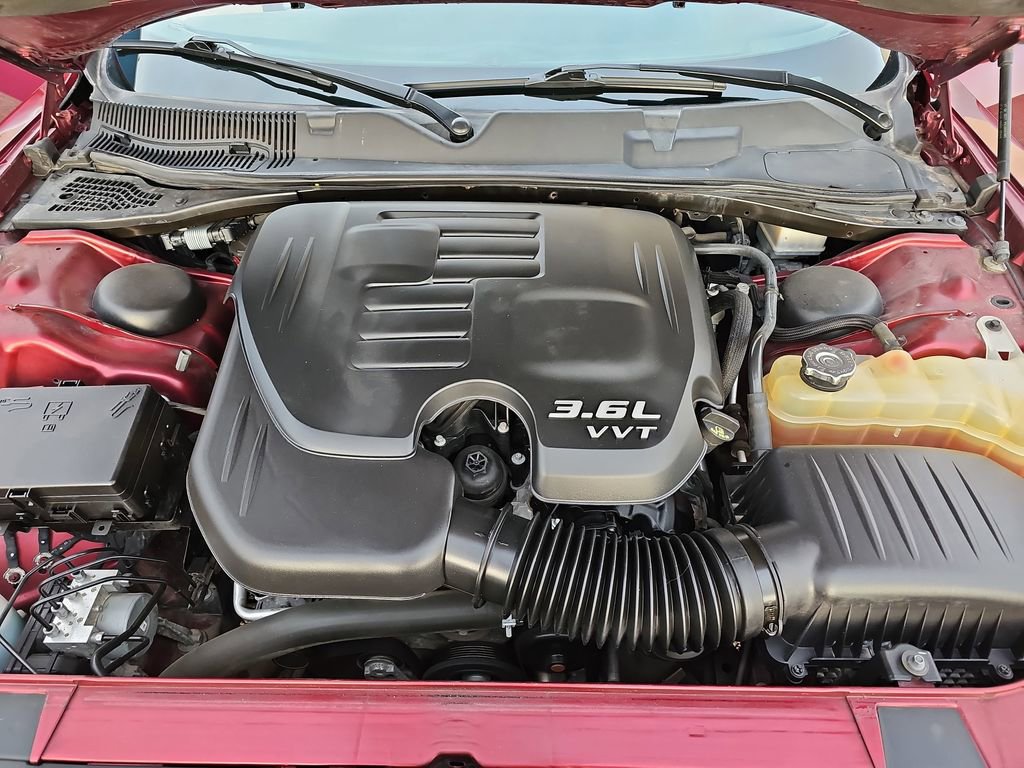 Used 2019 Dodge Challenger SXT image 30