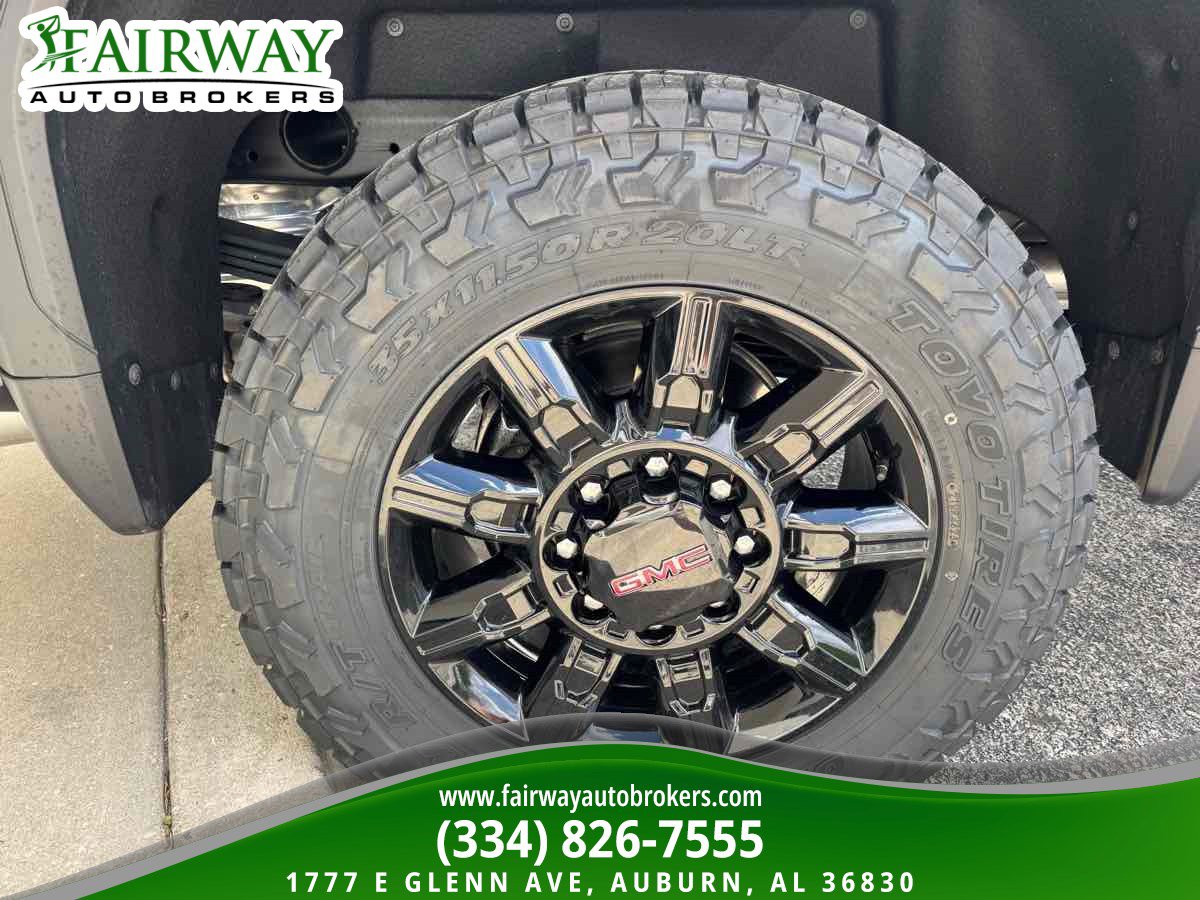 Used 2025 GMC Sierra 2500 AT4 w/ Technology Package image 35