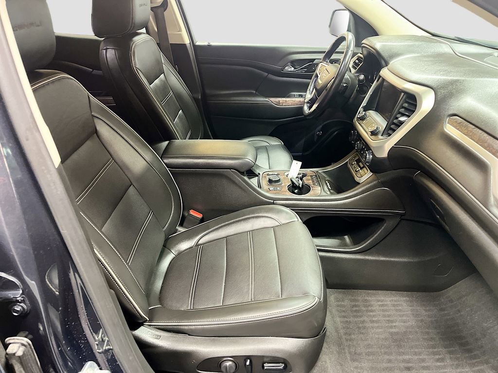 Used 2021 GMC Acadia Denali w/ Denali Technology Package AWD/4WD image 32
