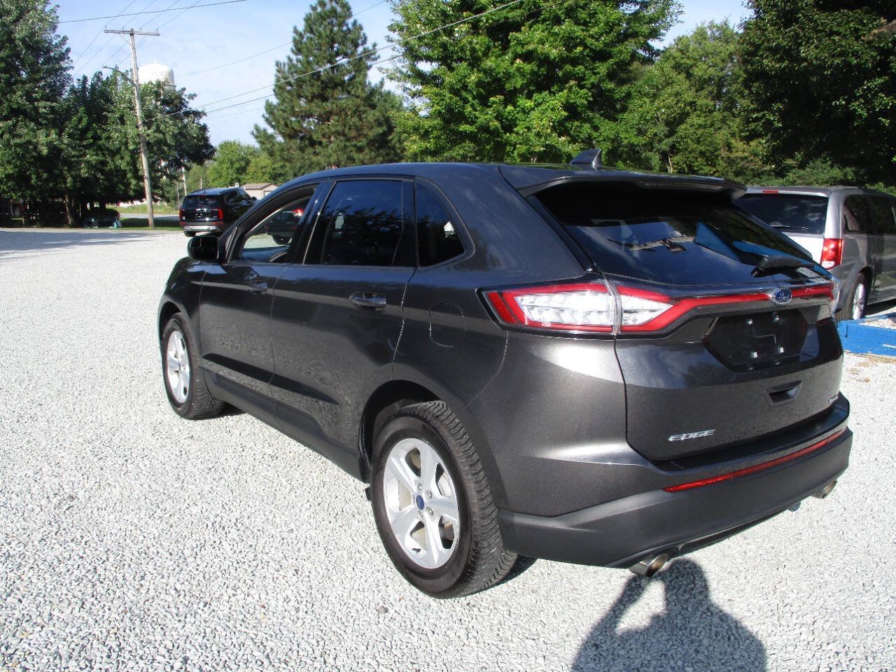 Used 2017 Ford Edge SE w/ Cargo Accessory Package FWD image 3