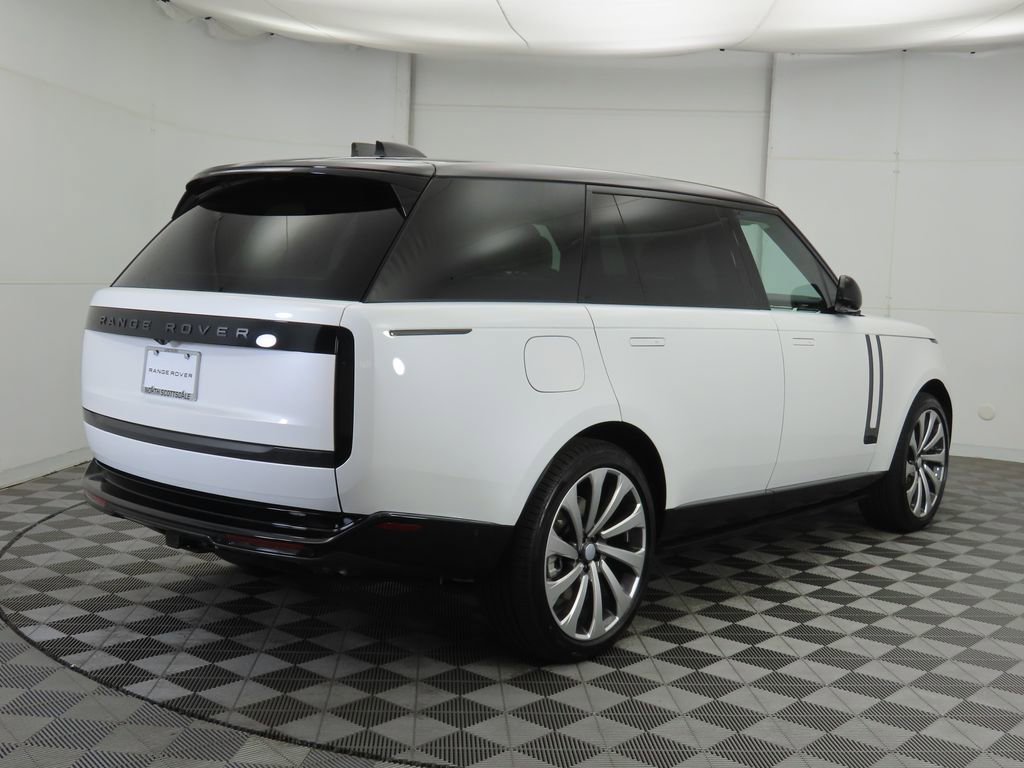 New 2025 Land Rover Range Rover Long Wheelbase SE image 5
