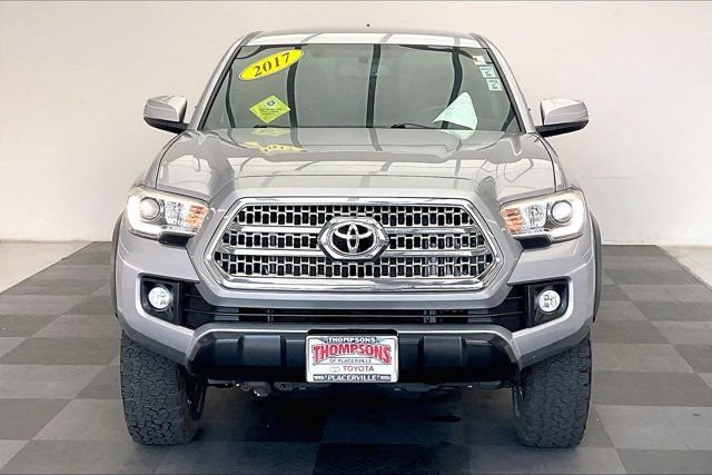 Used 2017 Toyota Tacoma TRD Off-Road AWD/4WD image 2