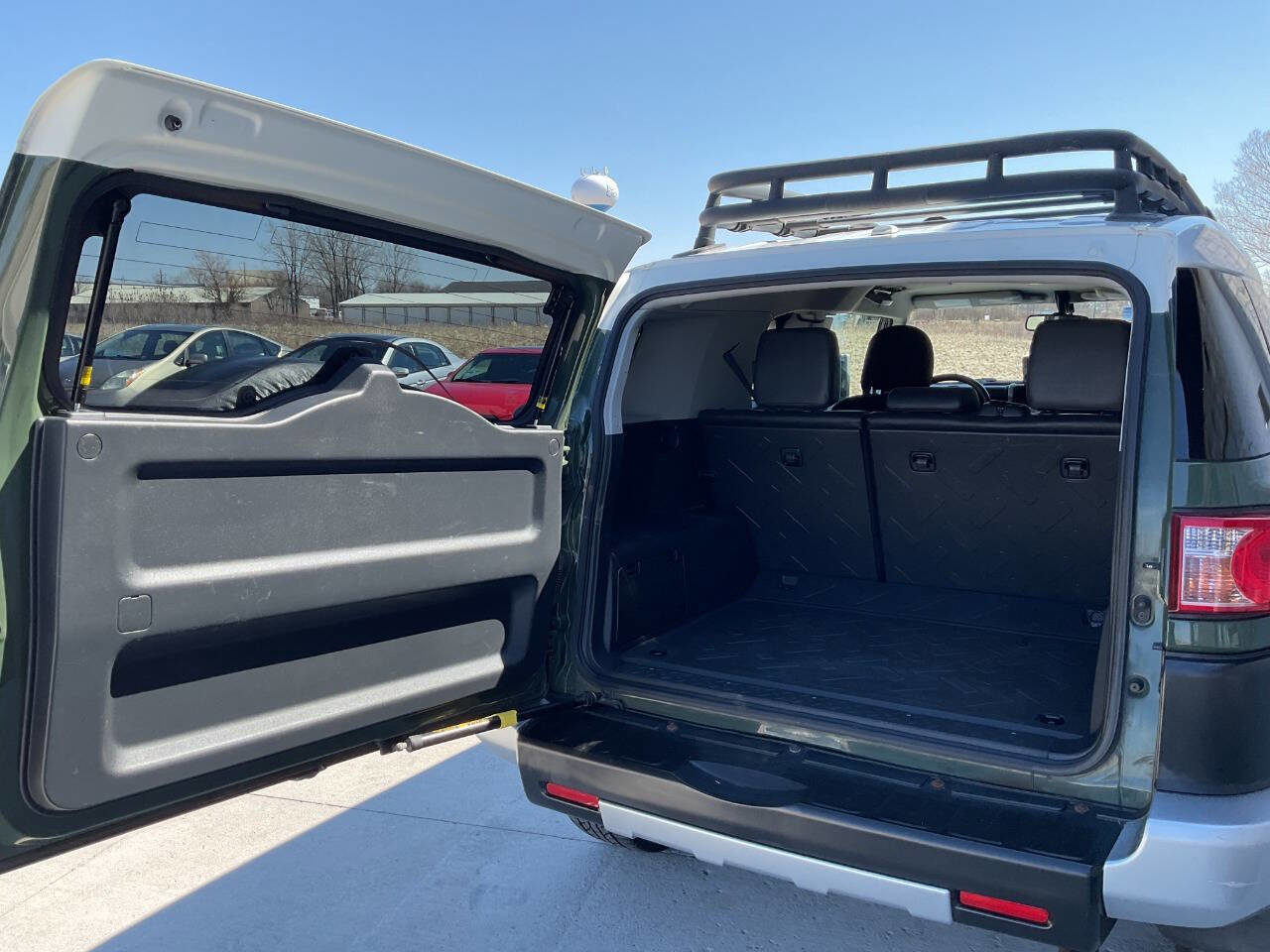 Used 2011 Toyota FJ Cruiser 4WD w/ Convenience Pkg image 29