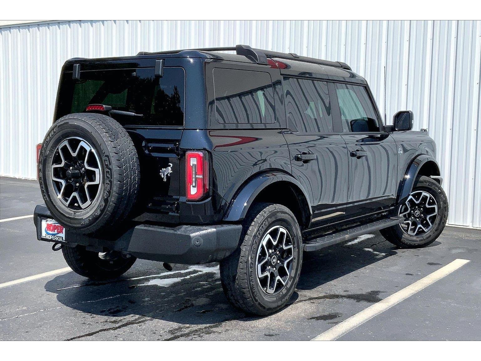 Used 2024 Ford Bronco Outer Banks AWD/4WD image 11