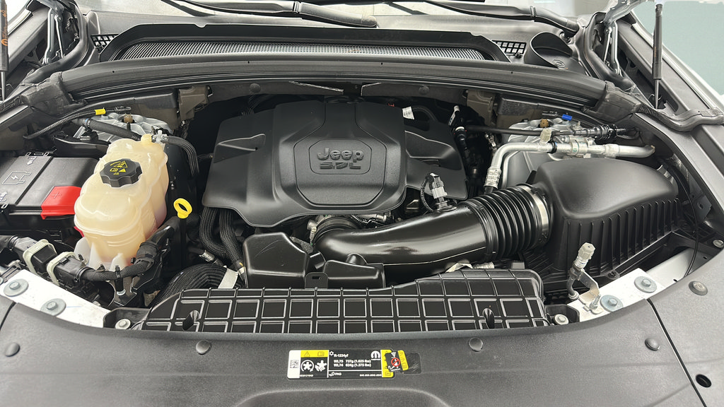 Used 2023 Jeep Grand Cherokee L Summit AWD/4WD image 33