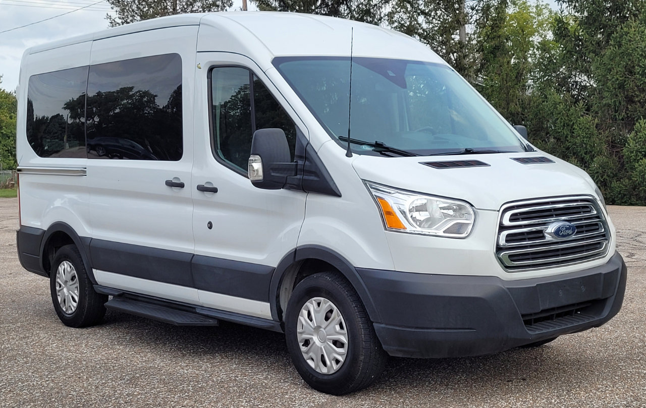 Used 2019 Ford Transit 150 XLT image 7