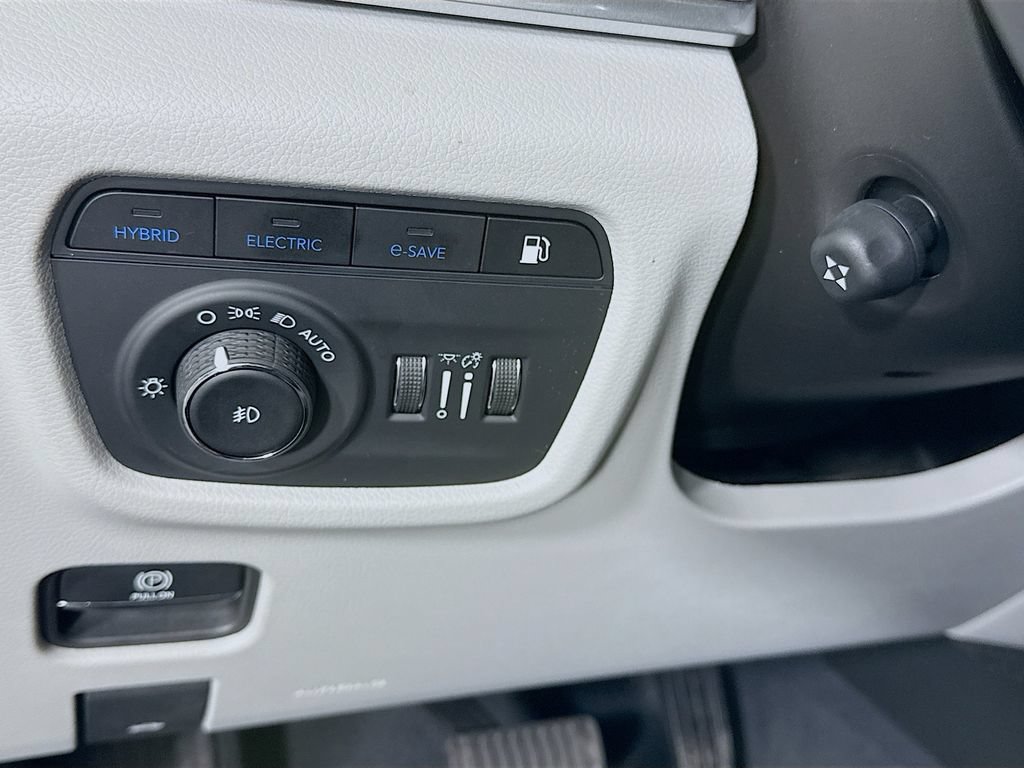 Used 2022 Jeep Grand Cherokee Overland AWD/4WD image 22