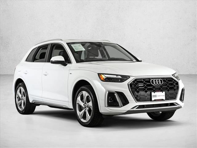 Used 2023 Audi Q5 2.0T Premium Plus w/ Premium Plus Package AWD/4WD image 3