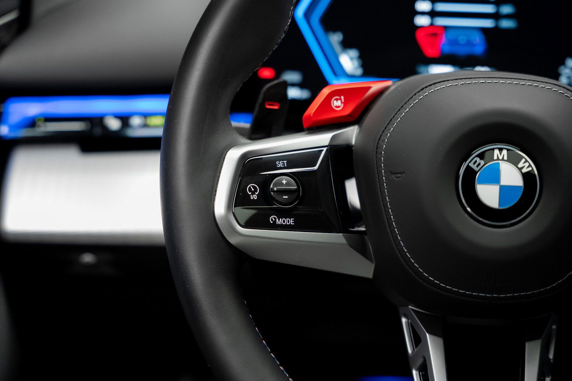 Used 2025 BMW M5 image 46
