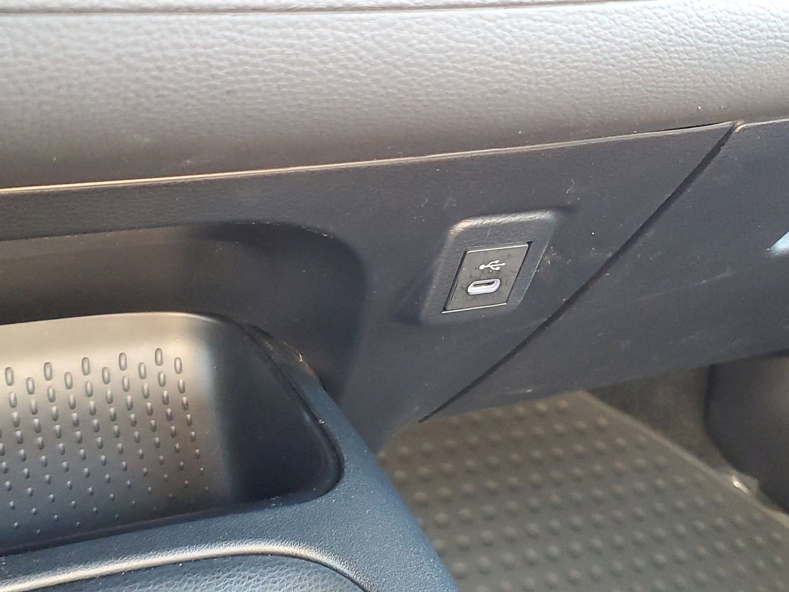 Certified 2025 Toyota Corolla SE image 28