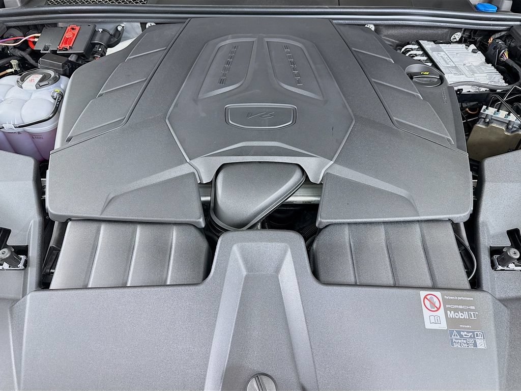 New 2026 Porsche Cayenne Coupe AWD/4WD image 32