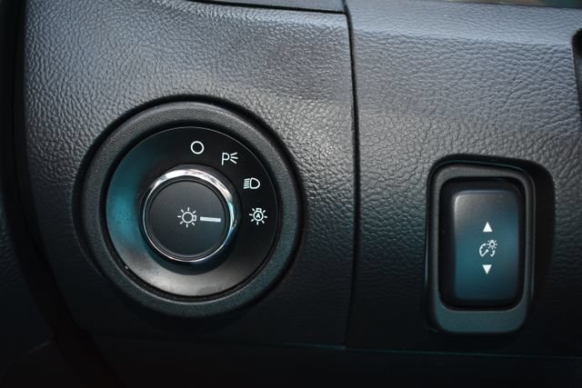 Used 2017 Ford Taurus SEL FWD image 20