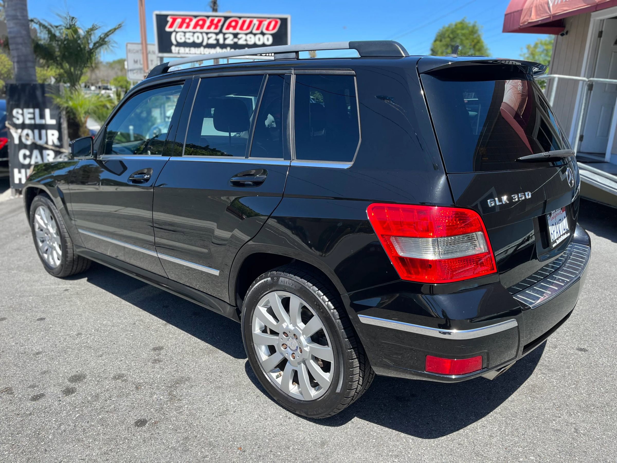 Used 2011 Mercedes-Benz GLK 350 4MATIC image 4