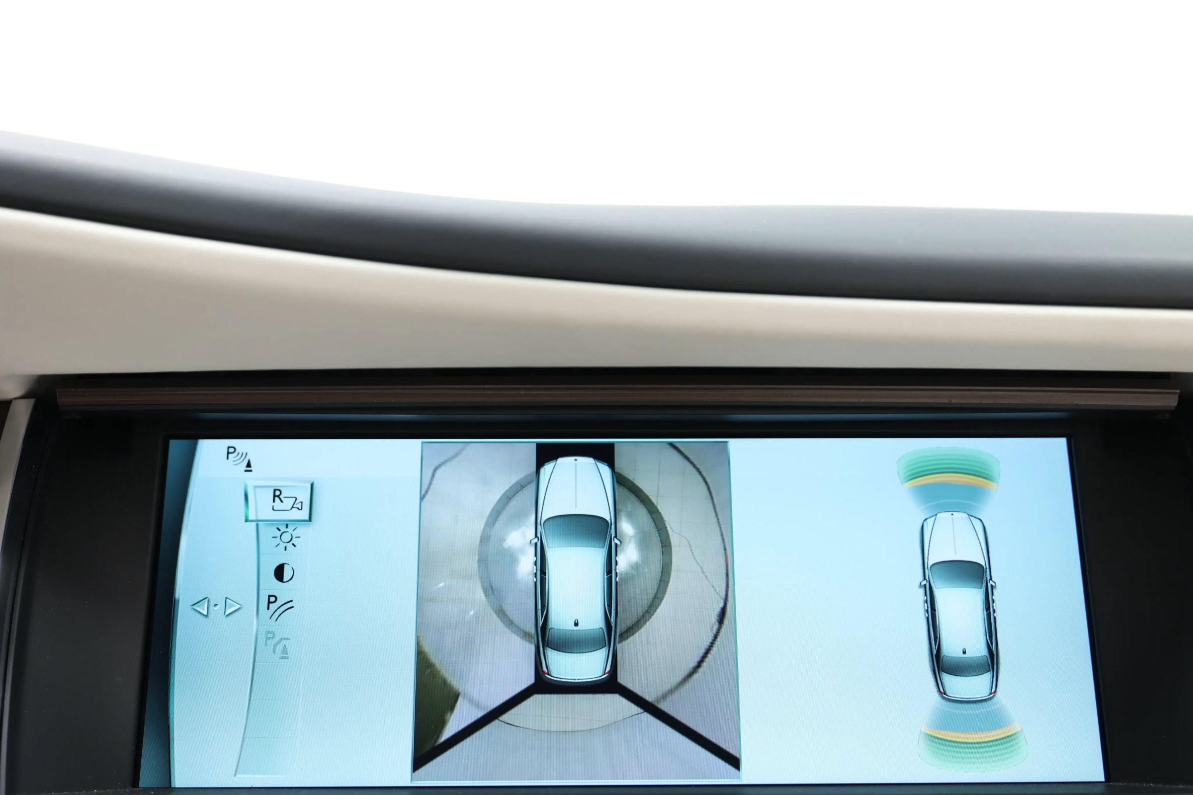 Used 2017 Rolls-Royce Ghost RWD image 37