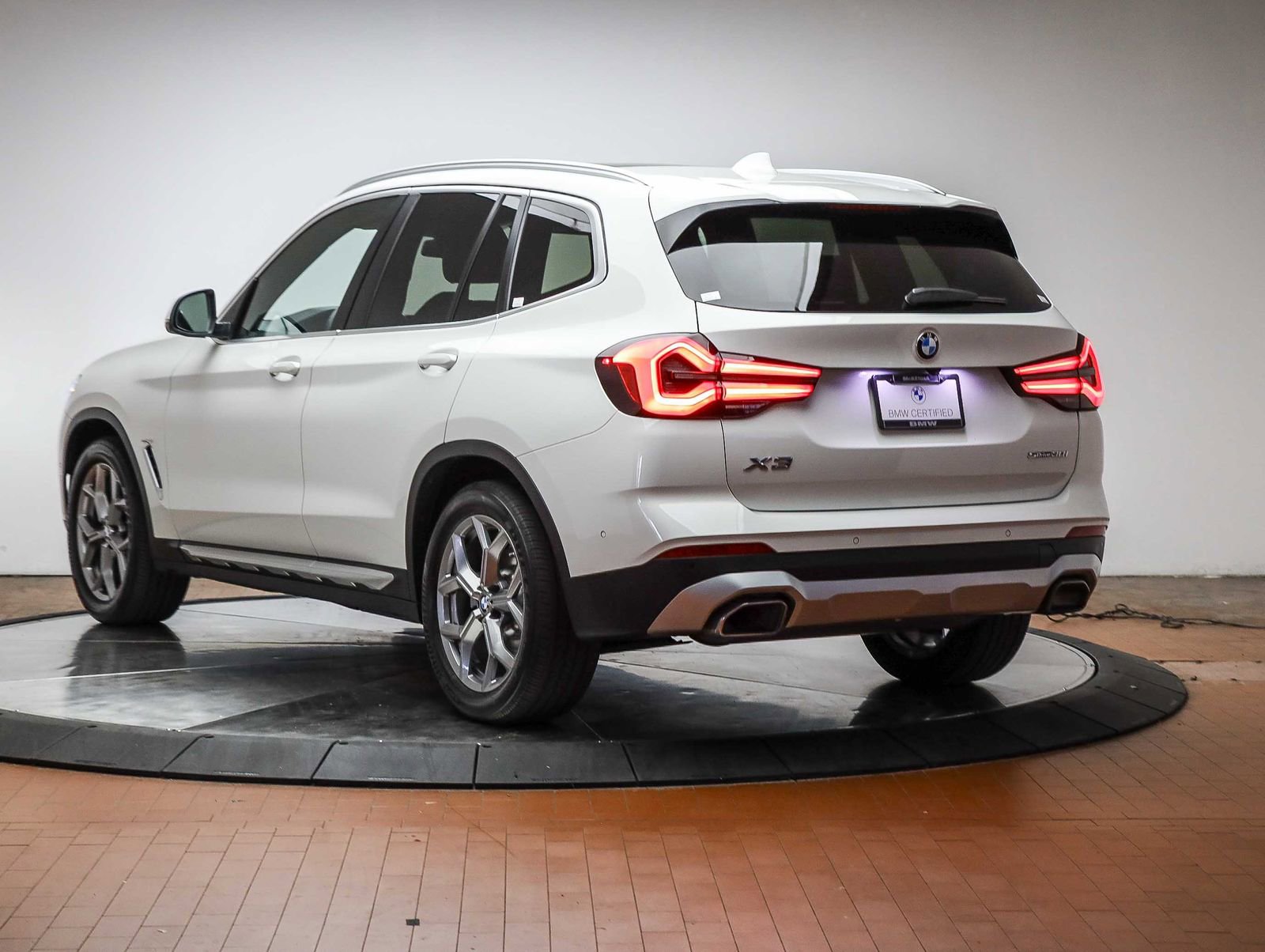 Used 2023 BMW X3 sDrive30i w/ Convenience Package RWD image 2