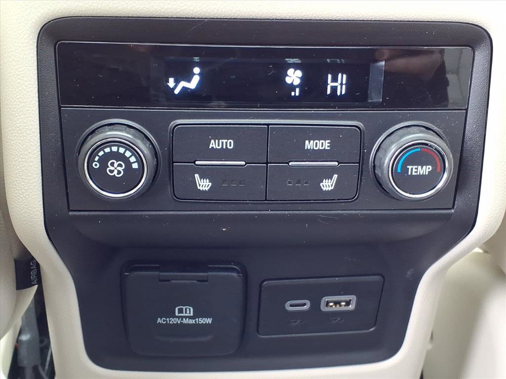 Used 2023 GMC Acadia Denali w/ Denali Technology Package image 19