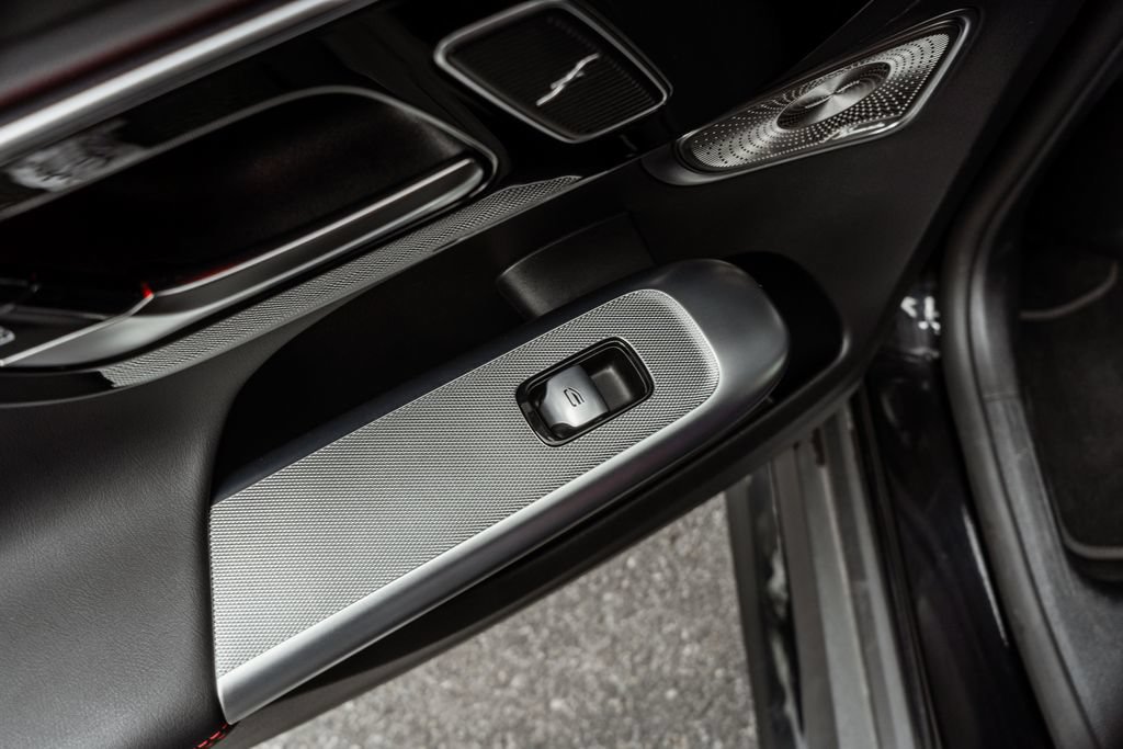 Used 2025 Mercedes-Benz GLC 43 AMG 4MATIC image 32