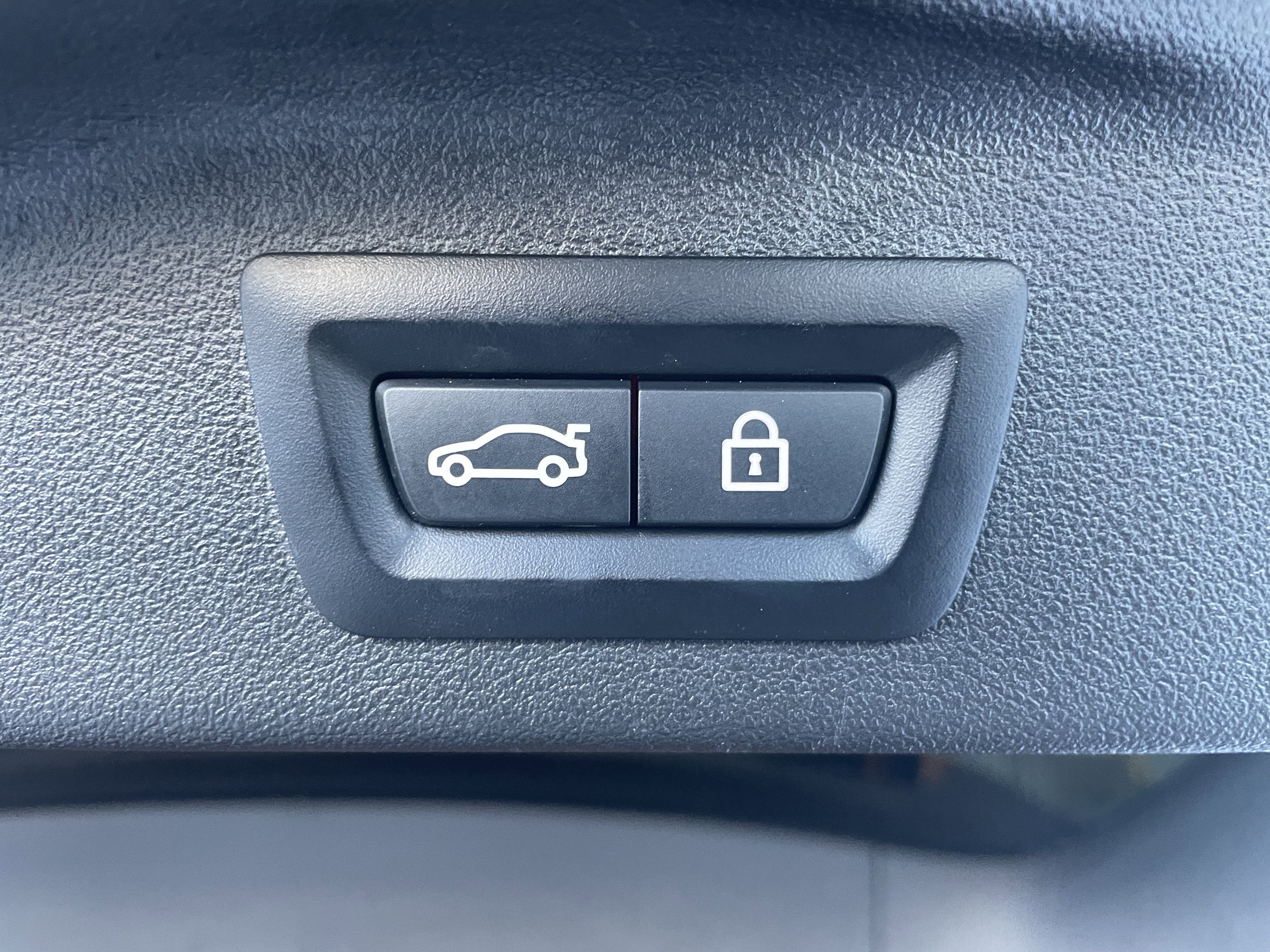 Used 2023 BMW X7 xDrive40i w/ M Sport Package image 43