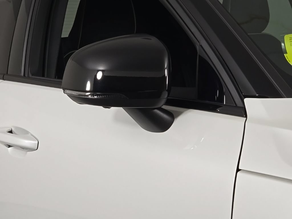 Certified 2023 Volvo XC40 Recharge Plus AWD/4WD image 8