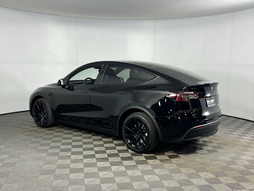 Used 2025 Tesla Model Y Long Range image 8