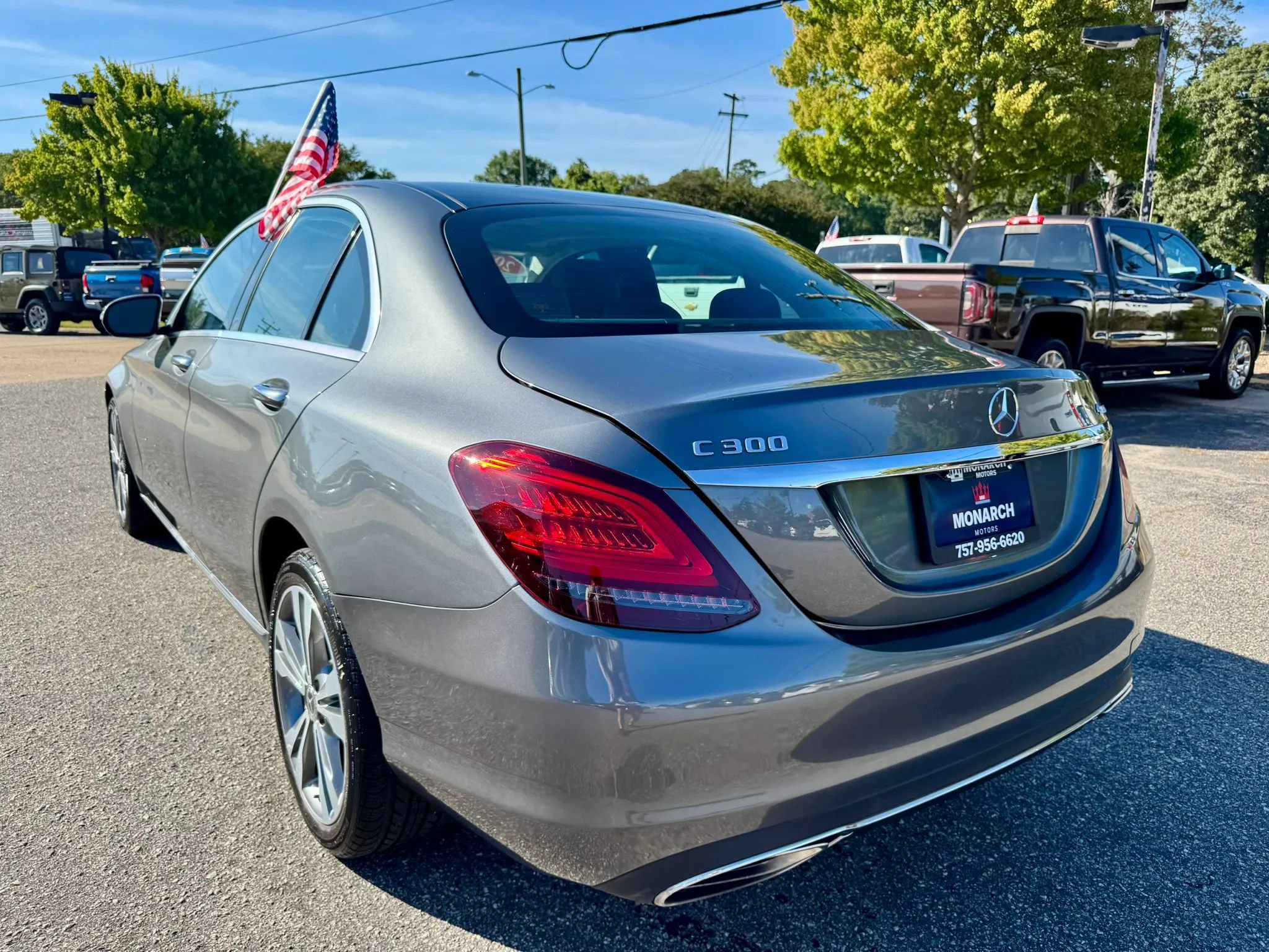 Used 2020 Mercedes-Benz C 300 4MATIC Sedan image 3