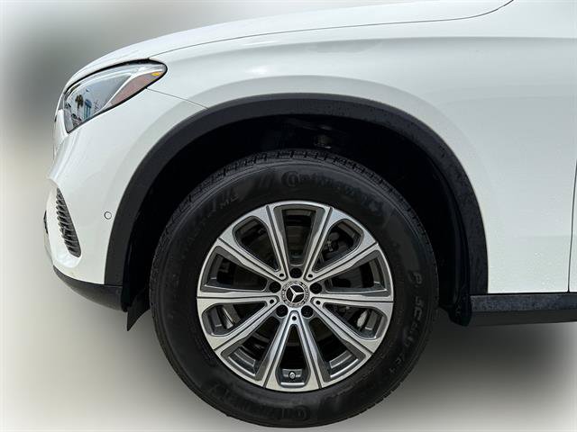 Used 2025 Mercedes-Benz GLC 300 image 4