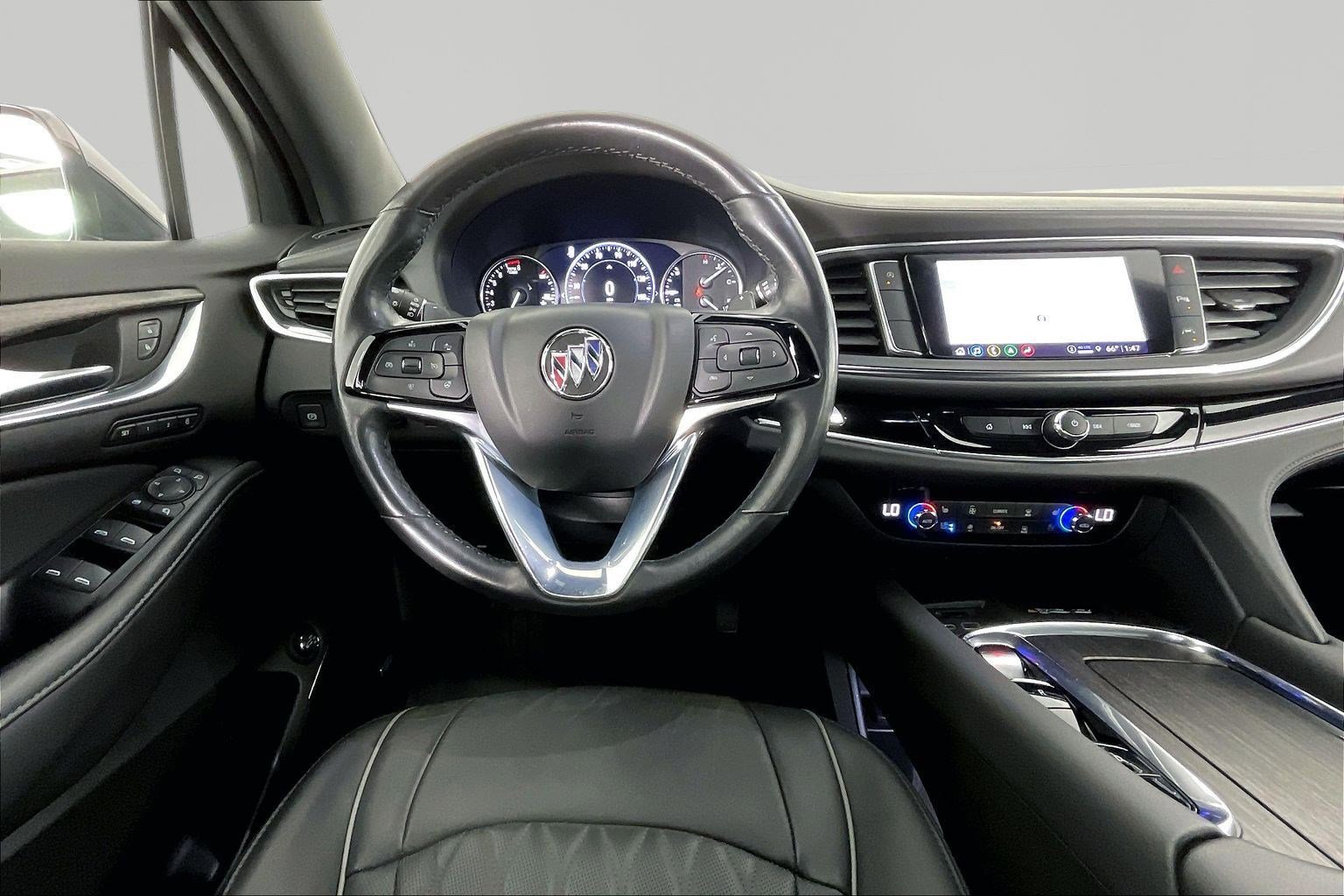 Used 2023 Buick Enclave Avenir image 8