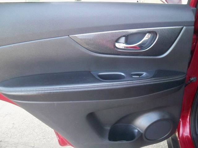 Used 2015 Nissan Rogue SL w/ SL Premium Package image 16