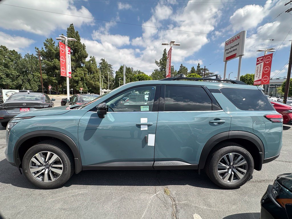 New 2026 Nissan Pathfinder SL FWD image 3