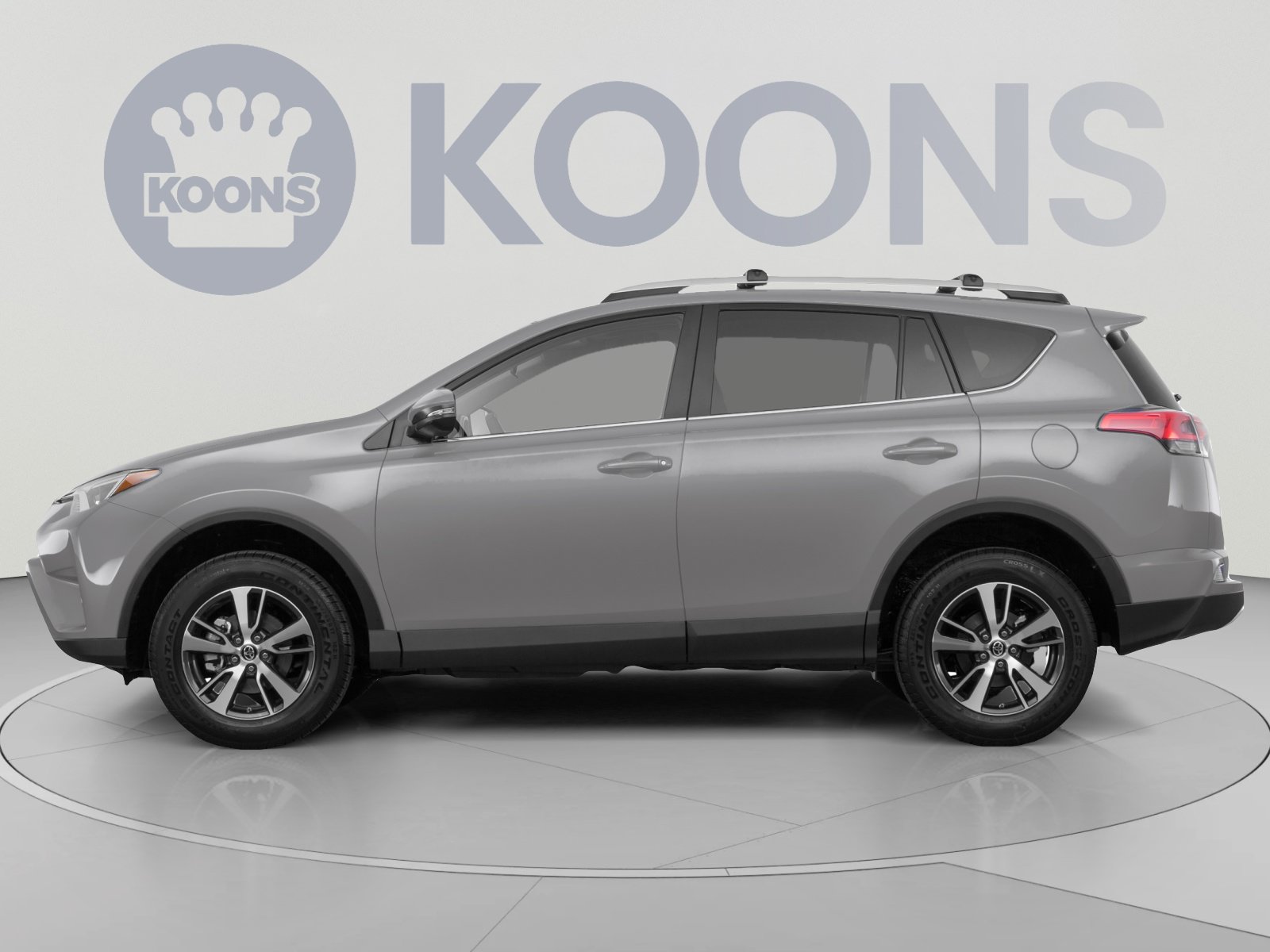Used 2018 Toyota RAV4 XLE w/ Plus Extra Value Package FWD image 2