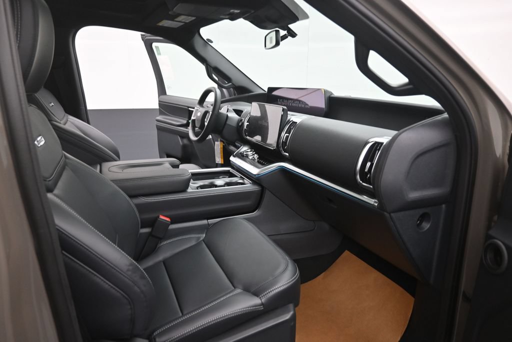 New 2027 Ford Expedition Platinum w/ Stealth Appearance Package RWD image 16