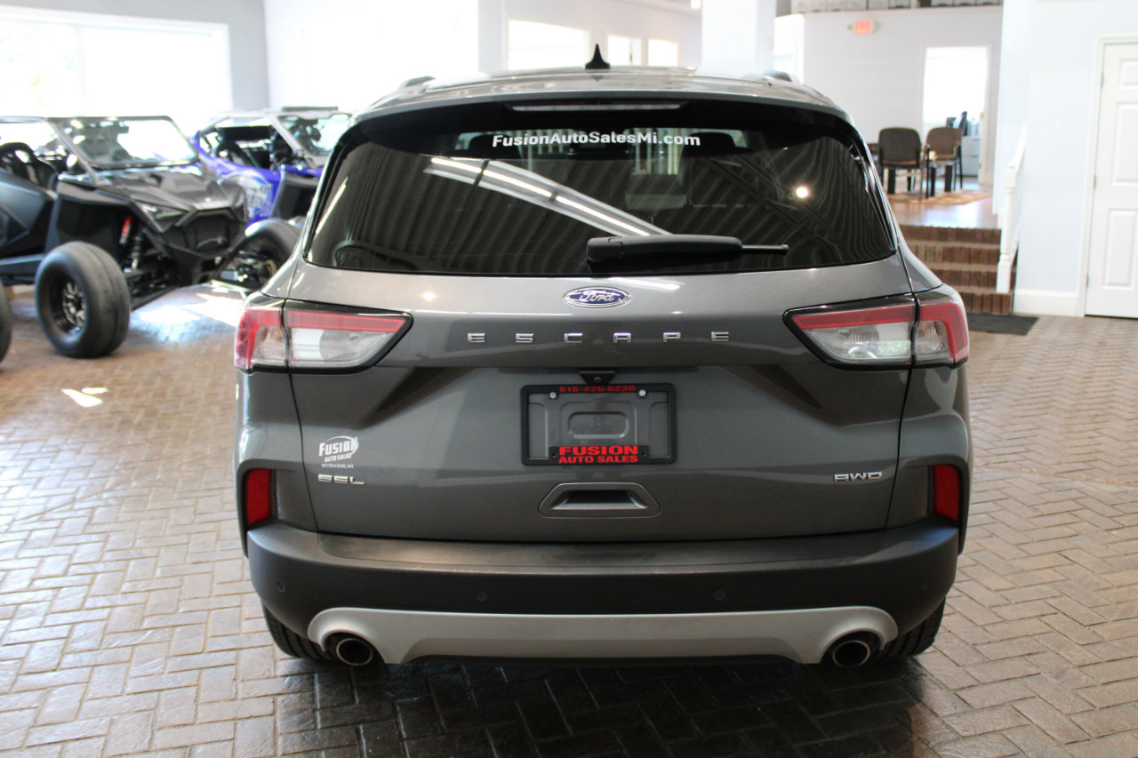 Used 2021 Ford Escape SEL image 5
